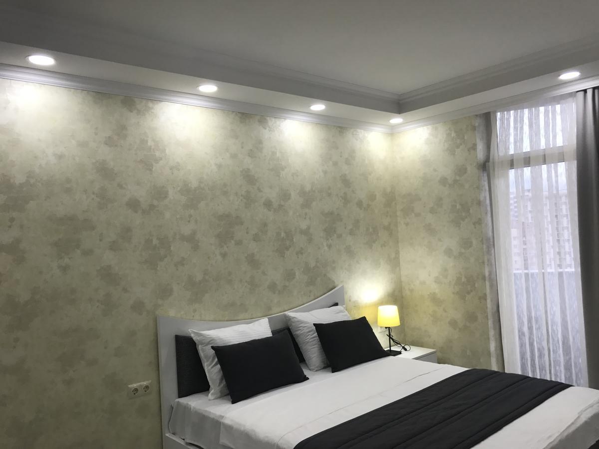 Aparthotel Selfie Batumi Esterno foto