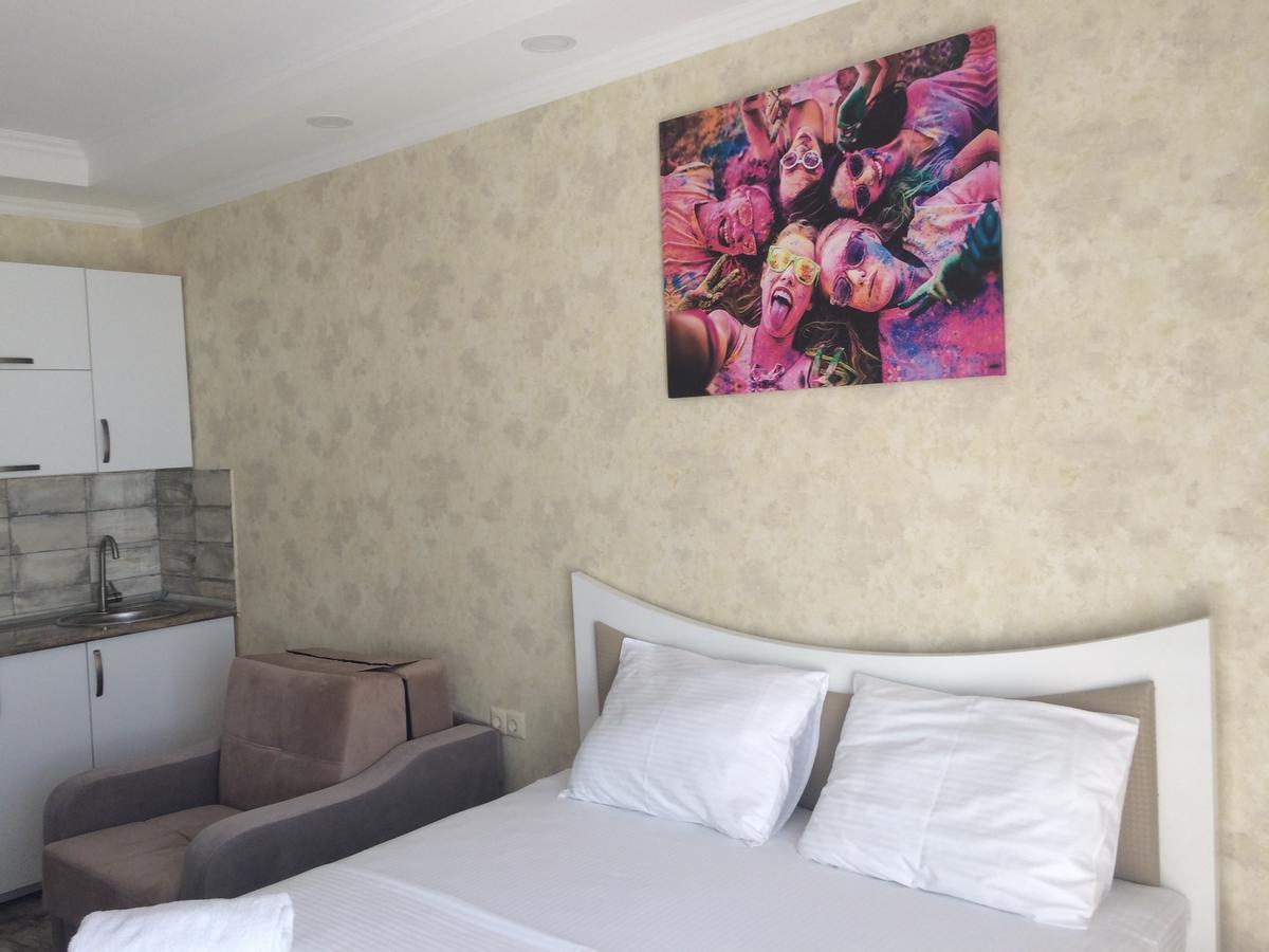 Aparthotel Selfie Batumi Esterno foto
