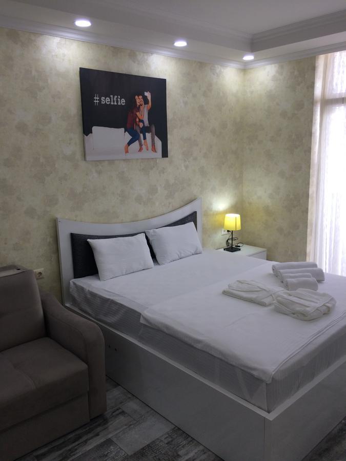 Aparthotel Selfie Batumi Esterno foto