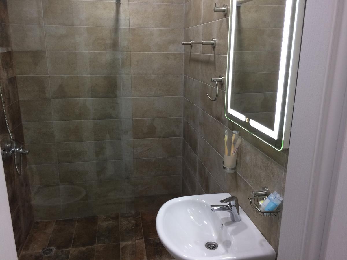 Aparthotel Selfie Batumi Esterno foto